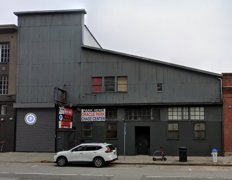136 Townsend Garage - Thumbnail 3
